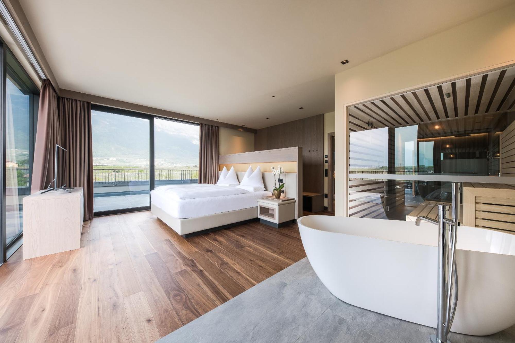Hotel Weinegg Appiano Sulla Strada Del Vino Esterno foto