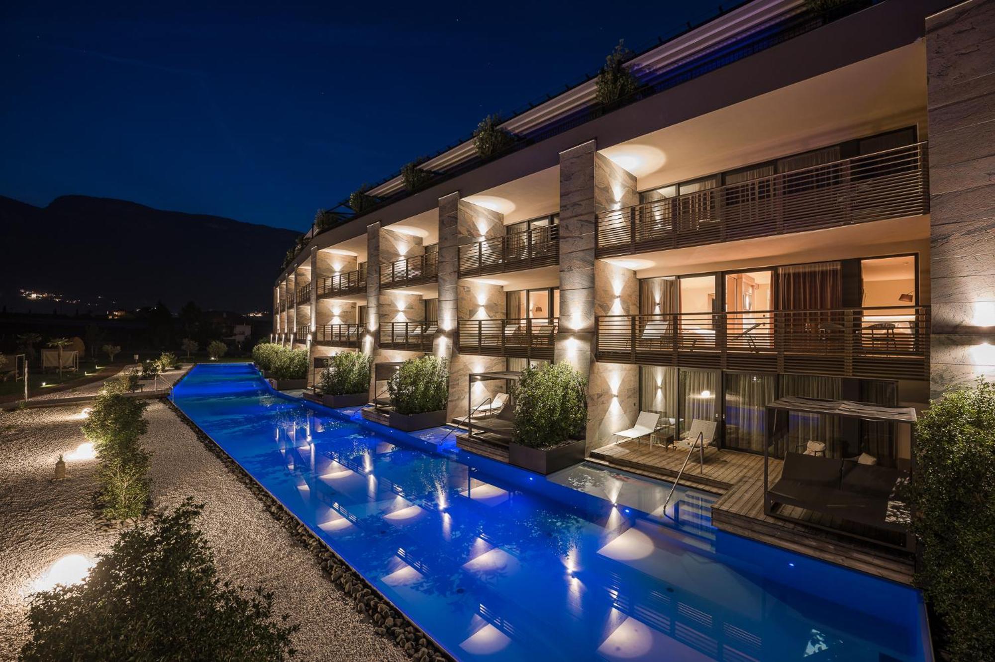 Hotel Weinegg Appiano Sulla Strada Del Vino Esterno foto