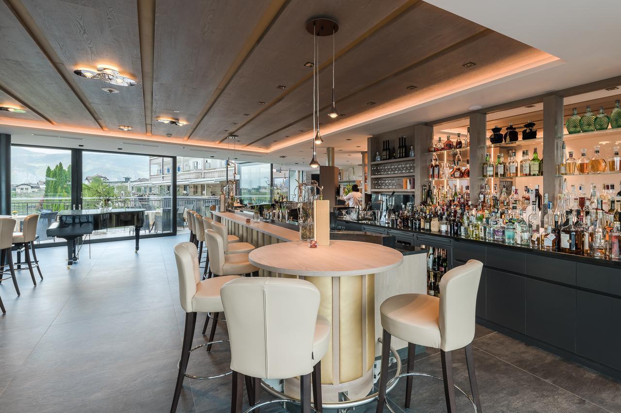Hotel Weinegg Appiano Sulla Strada Del Vino Esterno foto