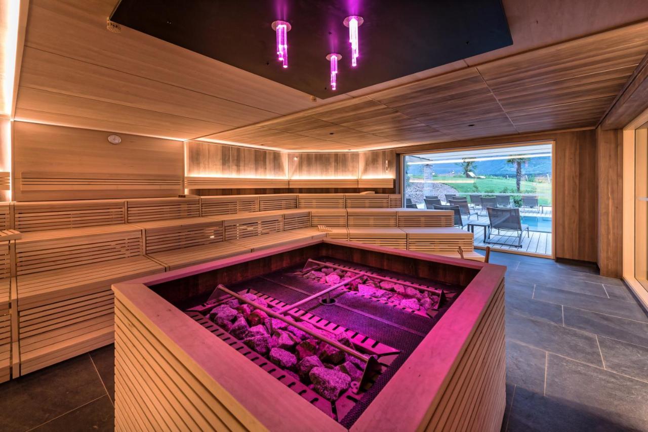 Hotel Weinegg Appiano Sulla Strada Del Vino Esterno foto